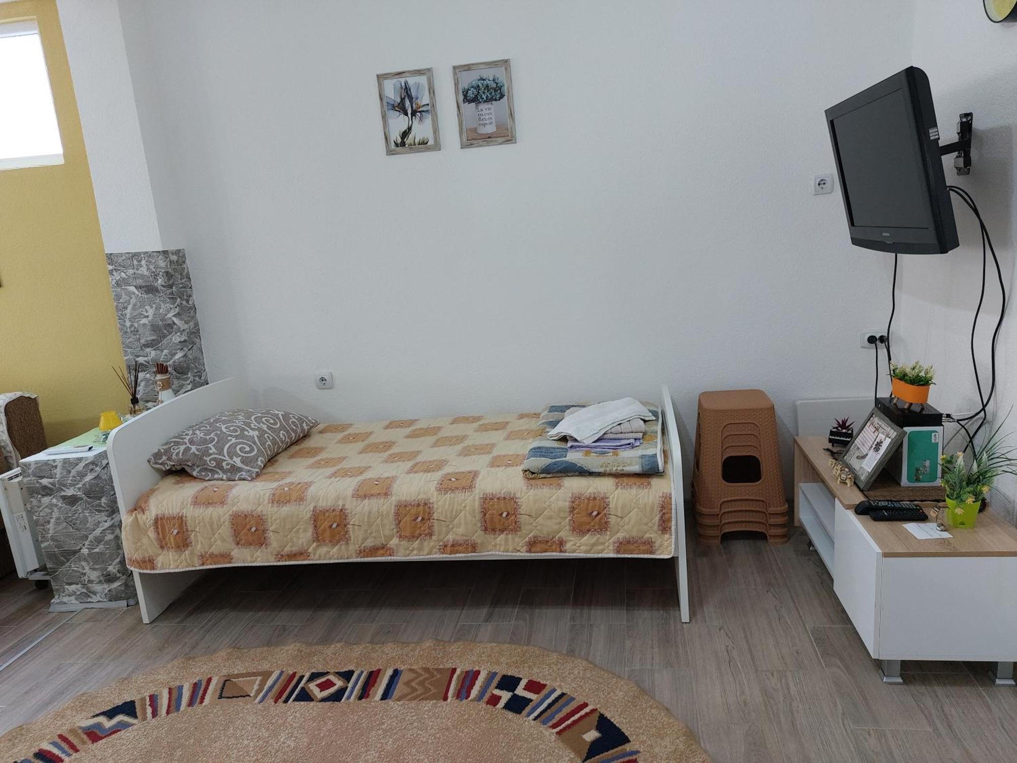 Azalea Apartment *